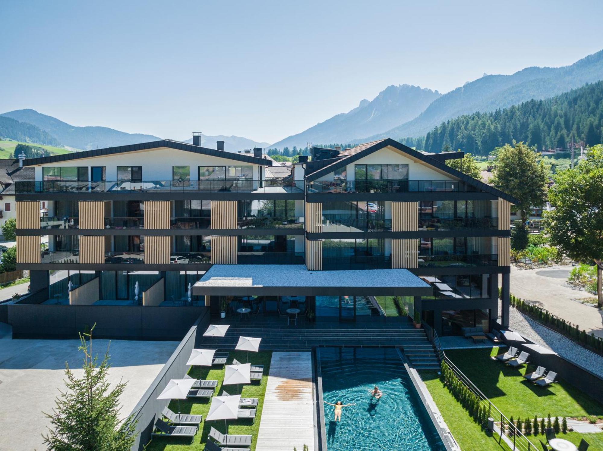 Montanaris Alpine - Active - Relax Hotel Villabassa Exterior photo