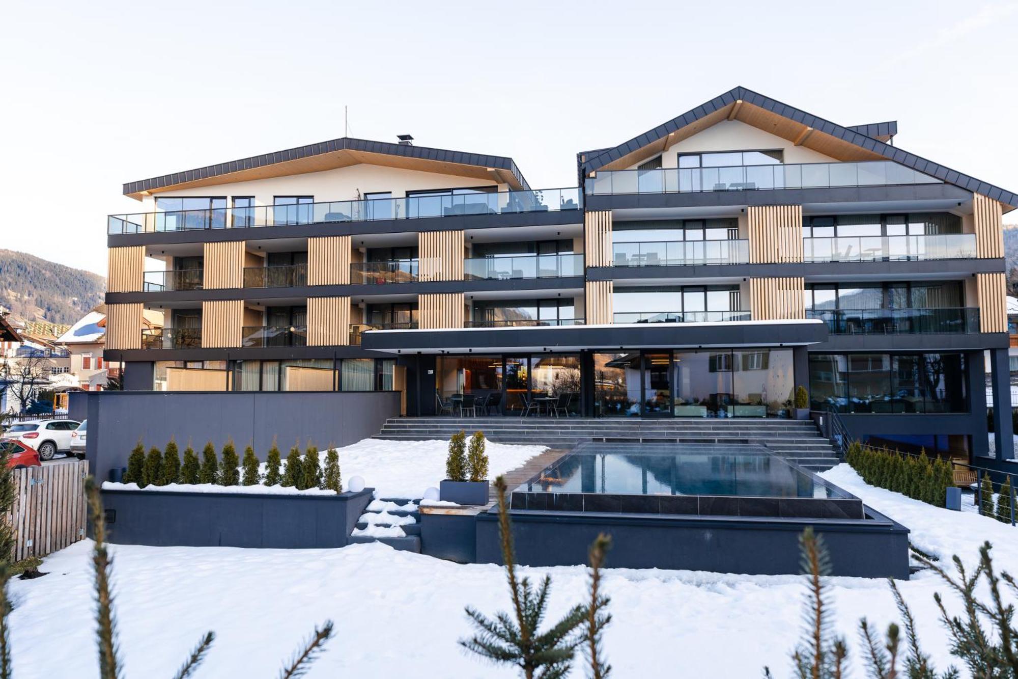 Montanaris Alpine - Active - Relax Hotel Villabassa Exterior photo